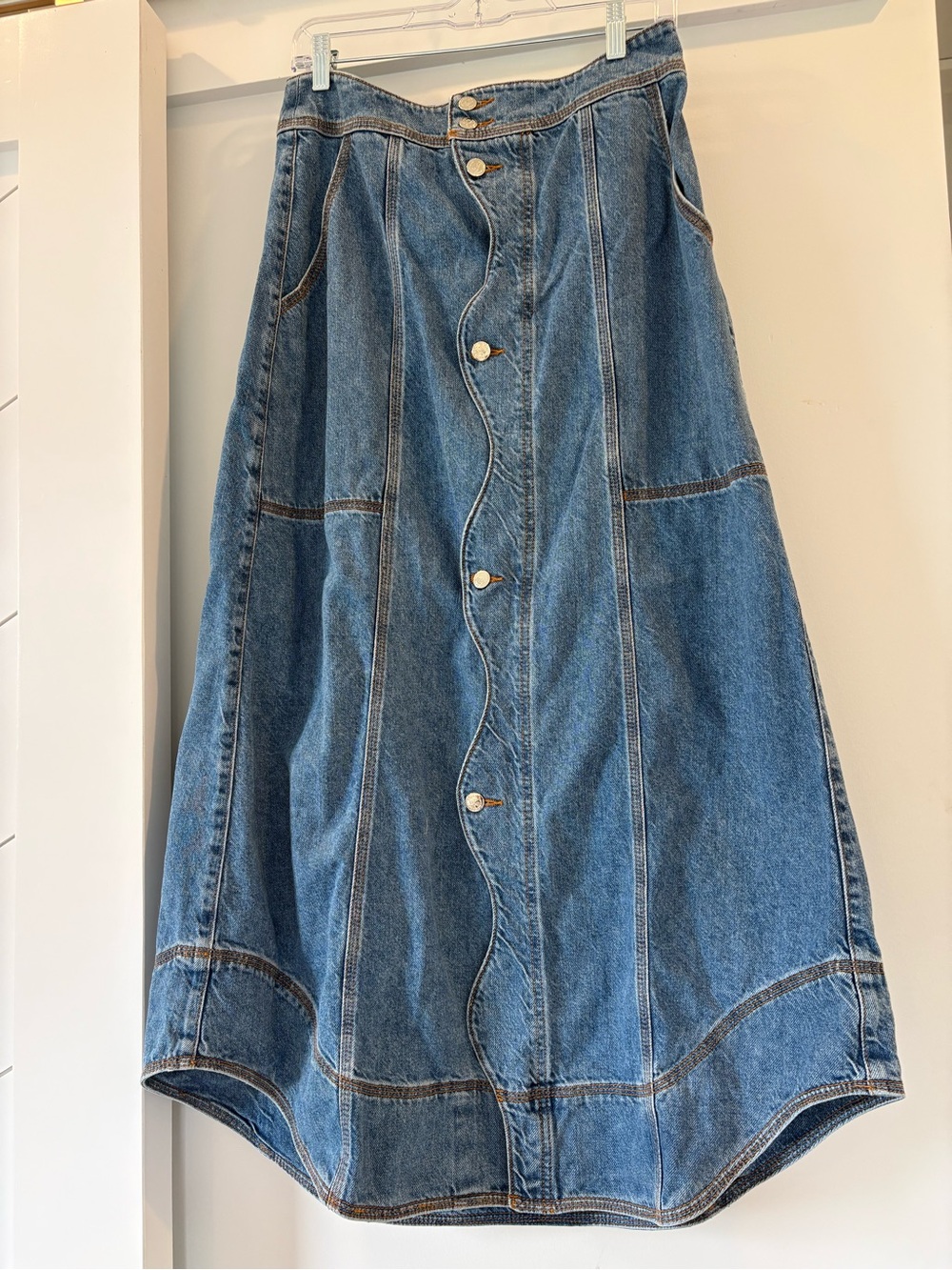 FARM Rio wave Denim Button-Front Maxi Skirt